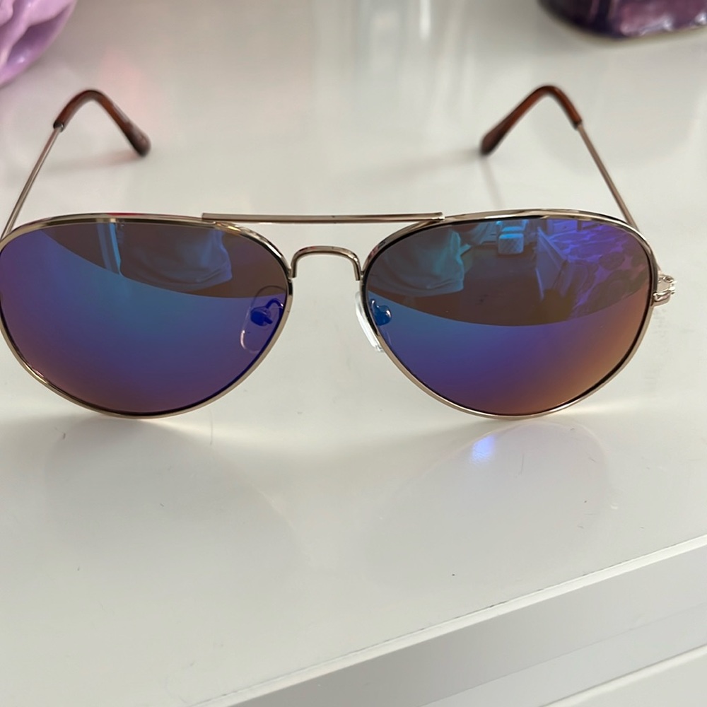 Sunscape Topgo Sunglasses. Like new